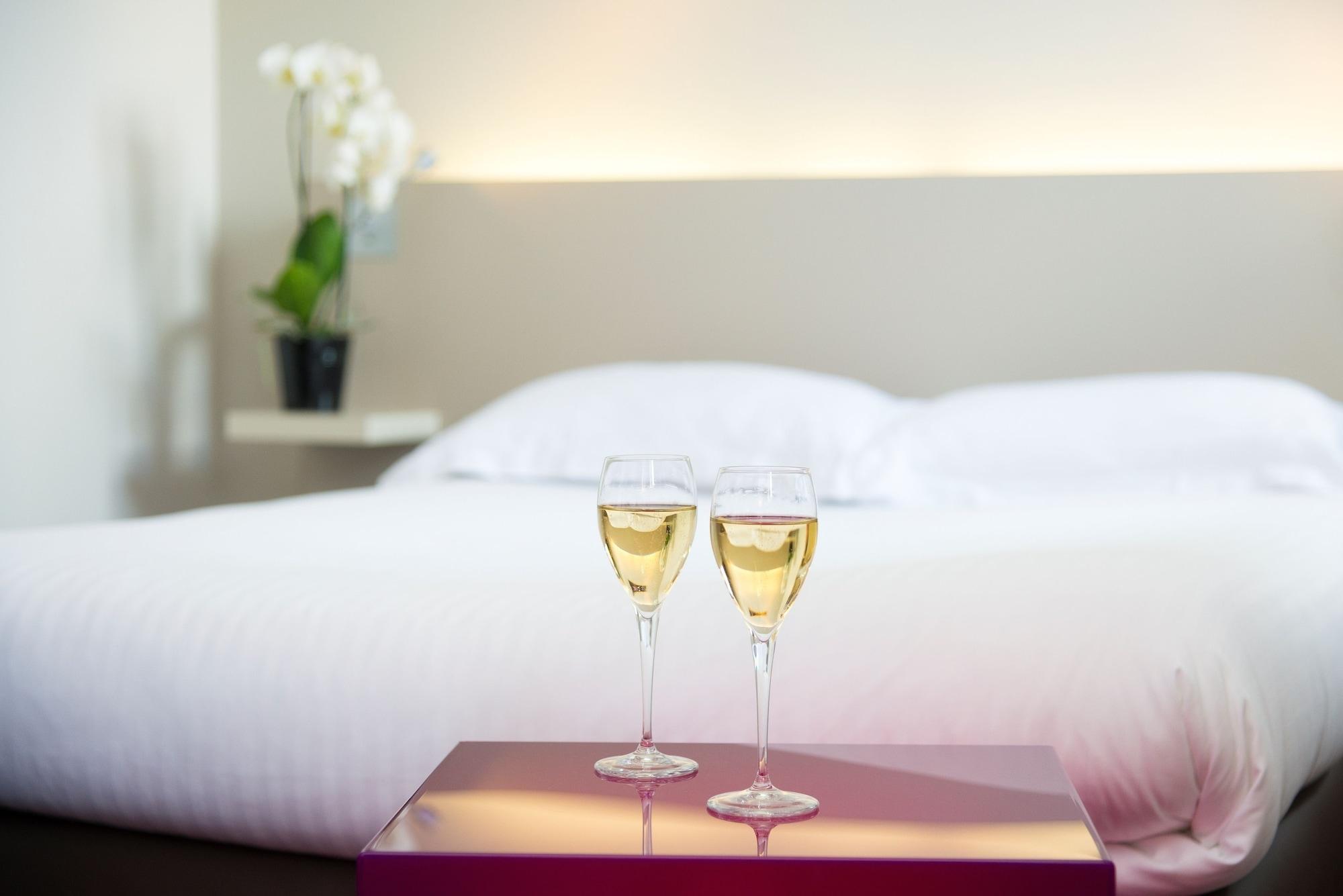 Le Germinal Hotel Cesson-Sévigné Екстериор снимка